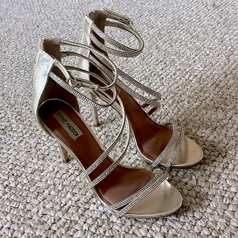 Steve Madden size 9 sparkly silver prom heels